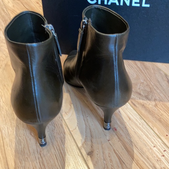 Chanel ankle boots - Picture 2 of 6